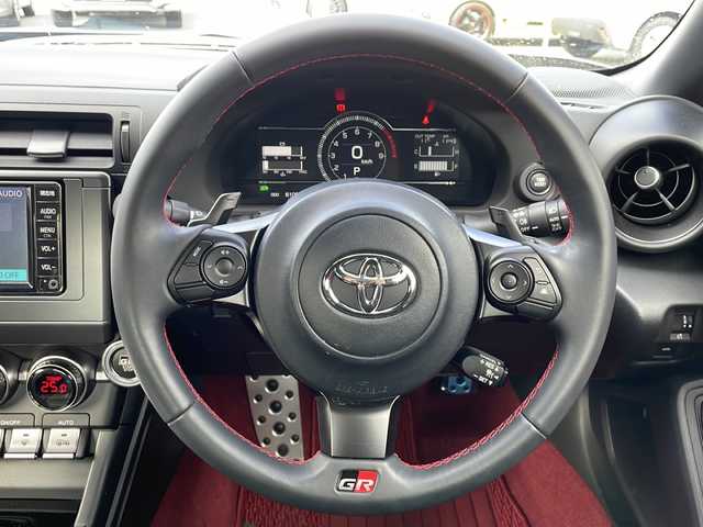トヨタ ＧＲ８６ RZ 山口県 2022(令4)年 0.7万km マグネタイトグレーメタリック ワンオーナー/純正ナビ/CD/SD/BT/ワンセグTV/バックカメラ/純正LEDヘッドライト/純正フォグランプ/オートライト/社外１８インチアルミホイール(RAYSグラムライツ)/ハーフレザーシート/前席シートヒーター/革巻きステアリング/ステアリングスイッチ/パドルシフト/クルーズコントロール/衝突被害軽減ブレーキ/LDW/BSM/コーナーセンサー/スマートキー×２/純正フロアマット/純正ドアバイザー/電動格納ドアミラー