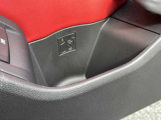 トヨタ ＧＲ８６ RZ 山口県 2022(令4)年 0.7万km マグネタイトグレーメタリック ワンオーナー/純正ナビ/CD/SD/BT/ワンセグTV/バックカメラ/純正LEDヘッドライト/純正フォグランプ/オートライト/社外１８インチアルミホイール(RAYSグラムライツ)/ハーフレザーシート/前席シートヒーター/革巻きステアリング/ステアリングスイッチ/パドルシフト/クルーズコントロール/衝突被害軽減ブレーキ/LDW/BSM/コーナーセンサー/スマートキー×２/純正フロアマット/純正ドアバイザー/電動格納ドアミラー