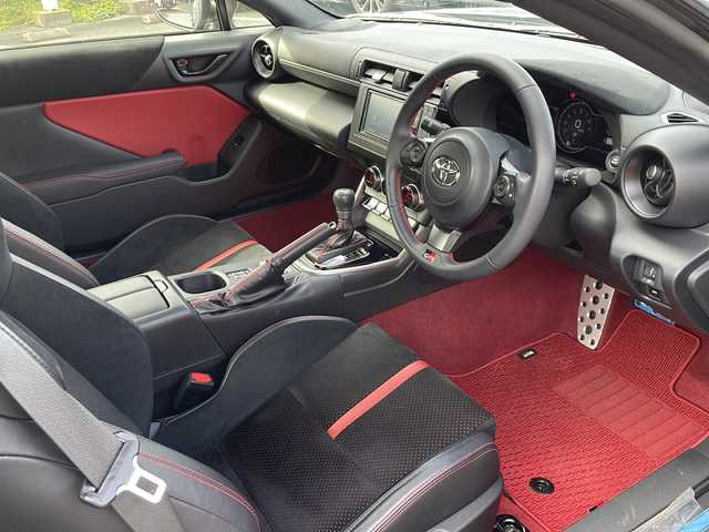 トヨタ ＧＲ８６ RZ 山口県 2022(令4)年 0.7万km マグネタイトグレーメタリック ワンオーナー/純正ナビ/CD/SD/BT/ワンセグTV/バックカメラ/純正LEDヘッドライト/純正フォグランプ/オートライト/社外１８インチアルミホイール(RAYSグラムライツ)/ハーフレザーシート/前席シートヒーター/革巻きステアリング/ステアリングスイッチ/パドルシフト/クルーズコントロール/衝突被害軽減ブレーキ/LDW/BSM/コーナーセンサー/スマートキー×２/純正フロアマット/純正ドアバイザー/電動格納ドアミラー