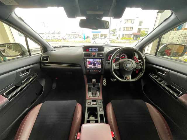 スバル ＷＲＸ Ｓ４ STIスポーツアイサイト 千葉県 2018(平30)年 11.1万km クリスタルホワイトP アイサイト/・プリクラッシュブレーキ/・緊急時プリクラッシュステアリング/・後退時ブレーキアシスト/・AT誤発進抑制制御&AT誤後進抑制制御/・ツーリングアシスト/・全車速追従機能付クルーズコントロール/・車線逸脱抑制/・警報機能/・先行車発進お知らせ機能/・スバルリヤビークルディテクション（後側方警戒支援システム）/STIフロントスポイラー/STIフロントアンダースポイラー/STIサイドアンダースポイラー/STIリヤサイドアンダースポイラー/STIリヤアンダースポイラー/STIスカートリップ/社外マフラー/純正ナビ/・DVD/CD/AM/FM/TV/BTオーディオ/バックカメラ/ハーフレザーシート/シートヒーター/プッシュスタート/プッシュスタート/ETC/純正18インチAW/LEDヘッドライト/スペアキー/保証書/取扱説明書