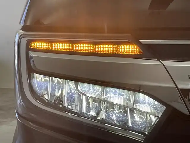 ホンダ Ｎ ＢＯＸ カスタム L ターボ 群馬県 2022(令4)年 3.5万km クリスタルブラックパール 禁煙車　社外７型ナビ（BT、ワンセグ、CD、DVD）両側パワスラ　バックカメラ　ACC　LKA　ETC　衝突軽減システム　シートヒーター　オートマチックハイビーム　コーナーセンサー　LEDヘッドライト