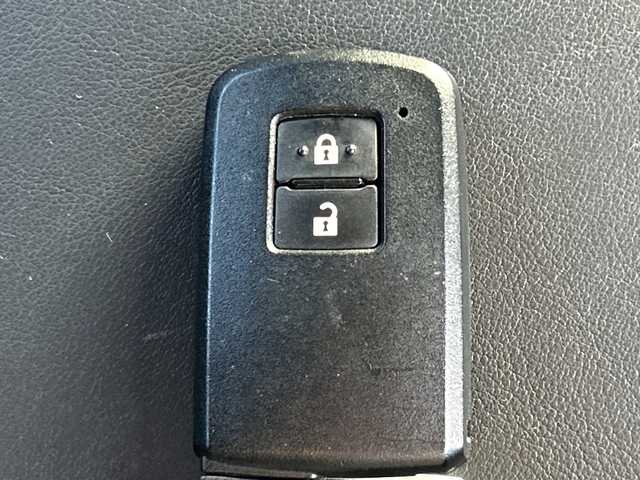 トヨタ ハリアー エレガンス 千葉県 2017(平29)年 3.9万km ホワイトパールクリスタルシャイン 後期型　サンルーフ　９型ナビＮＳＺＴ－Ｙ６６Ｔ　バックカメラ　ＥＴＣ　レーダークルコン　ＢＴ　フルセグＴＶ　ドラレコ　パワーシート　ブレーキホールド　セーフティセンス １７インチＡＷ LEDライト