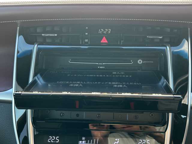 トヨタ ハリアー エレガンス 千葉県 2017(平29)年 3.9万km ホワイトパールクリスタルシャイン 後期型　サンルーフ　９型ナビＮＳＺＴ－Ｙ６６Ｔ　バックカメラ　ＥＴＣ　レーダークルコン　ＢＴ　フルセグＴＶ　ドラレコ　パワーシート　ブレーキホールド　セーフティセンス １７インチＡＷ LEDライト