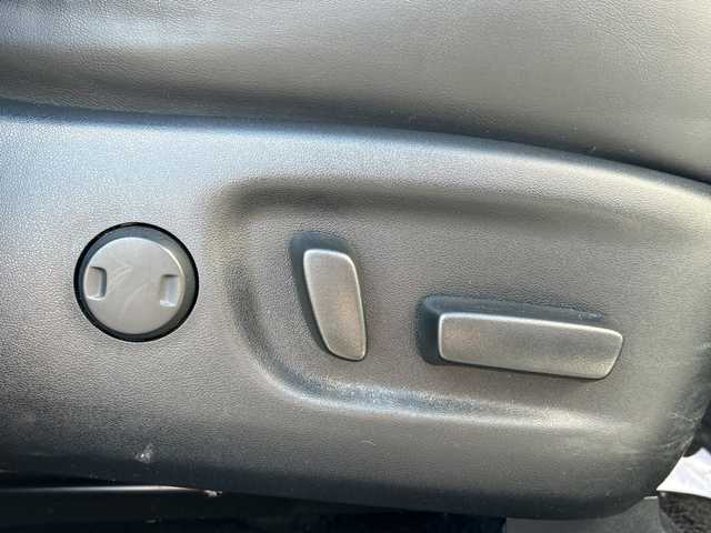 トヨタ ハリアー エレガンス 千葉県 2017(平29)年 3.9万km ホワイトパールクリスタルシャイン 後期型　サンルーフ　９型ナビＮＳＺＴ－Ｙ６６Ｔ　バックカメラ　ＥＴＣ　レーダークルコン　ＢＴ　フルセグＴＶ　ドラレコ　パワーシート　ブレーキホールド　セーフティセンス １７インチＡＷ LEDライト