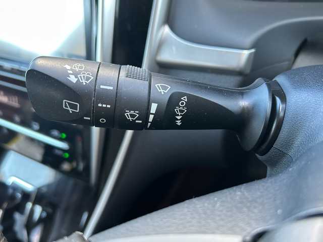 トヨタ ハリアー エレガンス 千葉県 2017(平29)年 3.9万km ホワイトパールクリスタルシャイン 後期型　サンルーフ　９型ナビＮＳＺＴ－Ｙ６６Ｔ　バックカメラ　ＥＴＣ　レーダークルコン　ＢＴ　フルセグＴＶ　ドラレコ　パワーシート　ブレーキホールド　セーフティセンス １７インチＡＷ LEDライト