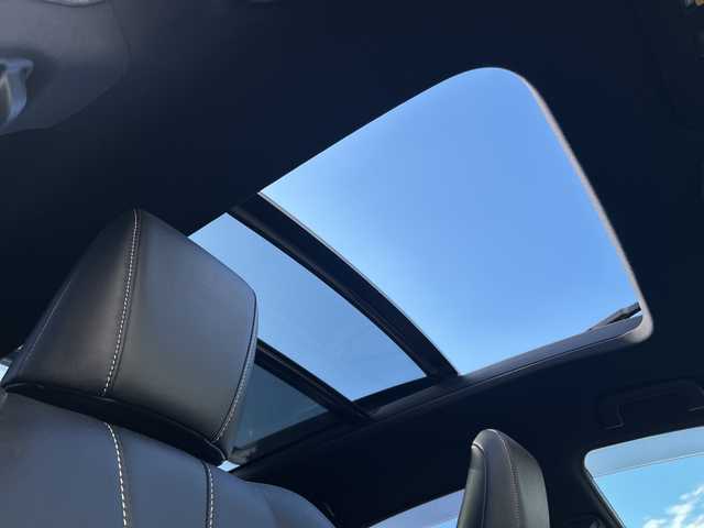 トヨタ ハリアー エレガンス 千葉県 2017(平29)年 3.9万km ホワイトパールクリスタルシャイン 後期型　サンルーフ　９型ナビＮＳＺＴ－Ｙ６６Ｔ　バックカメラ　ＥＴＣ　レーダークルコン　ＢＴ　フルセグＴＶ　ドラレコ　パワーシート　ブレーキホールド　セーフティセンス １７インチＡＷ LEDライト