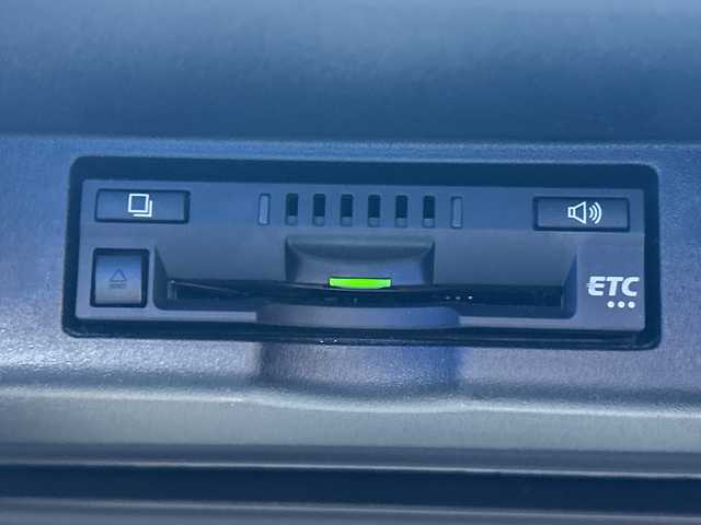 トヨタ ハリアー エレガンス 千葉県 2017(平29)年 3.9万km ホワイトパールクリスタルシャイン 後期型　サンルーフ　９型ナビＮＳＺＴ－Ｙ６６Ｔ　バックカメラ　ＥＴＣ　レーダークルコン　ＢＴ　フルセグＴＶ　ドラレコ　パワーシート　ブレーキホールド　セーフティセンス １７インチＡＷ LEDライト