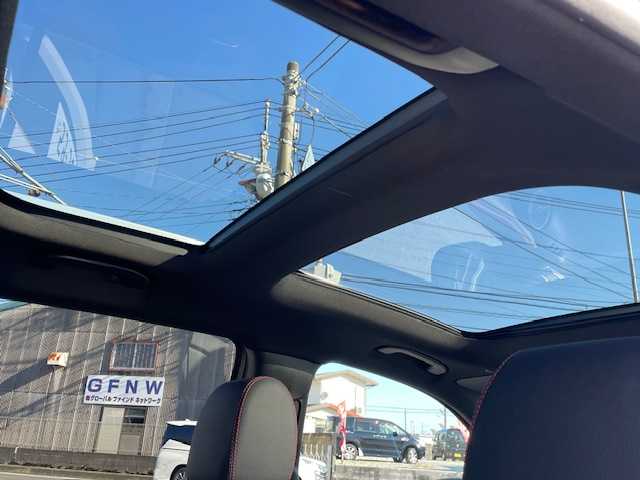 メルセデス・ベンツ Ｍ・ベンツ ＧＬＢ２００ｄ 4マチック AMGライン 神奈川県 2024(令6)年 0.8万km マウンテングレー ワンオーナー/純正HDDナビ/フルセグテレビ/パノラマサンルーフ/プッシュスタート/パワーバックドア/ETC２．０/純正２０インチアルミホイール/純正メモリナビ/LEDライト/スペアキー