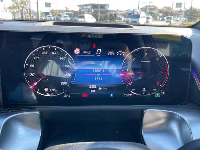 メルセデス・ベンツ Ｍ・ベンツ ＧＬＢ２００ｄ 4マチック AMGライン 神奈川県 2024(令6)年 0.8万km マウンテングレー ワンオーナー/純正HDDナビ/フルセグテレビ/パノラマサンルーフ/プッシュスタート/パワーバックドア/ETC２．０/純正２０インチアルミホイール/純正メモリナビ/LEDライト/スペアキー