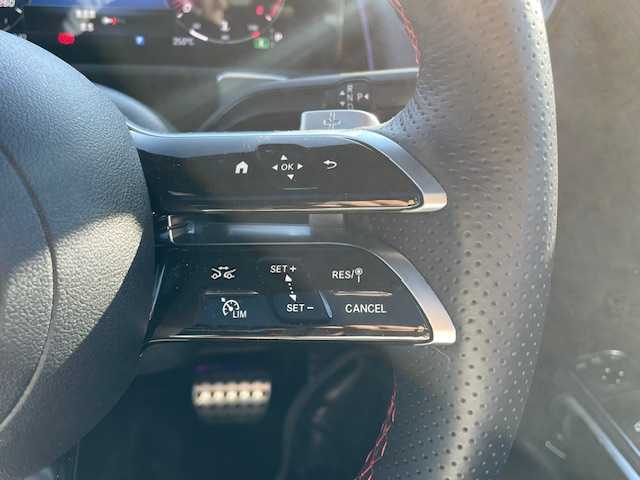 メルセデス・ベンツ Ｍ・ベンツ ＧＬＢ２００ｄ 4マチック AMGライン 神奈川県 2024(令6)年 0.8万km マウンテングレー ワンオーナー/純正HDDナビ/フルセグテレビ/パノラマサンルーフ/プッシュスタート/パワーバックドア/ETC２．０/純正２０インチアルミホイール/純正メモリナビ/LEDライト/スペアキー