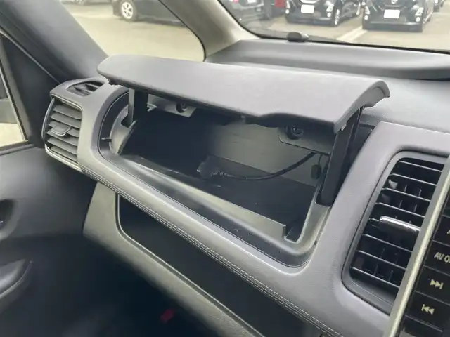 日産 セレナ e－パワー ハイウェイスター V 静岡県 2020(令2)年 4万km ブリリアントホワイトパール 純正10インチナビ/・フルセグTV/・Bluetooth接続/・DVD再生/プロパイロット/エマージェンシーブレーキ/アラウンドビューモニター/BSM/両側パワスラ/電動パーキングブレーキ/オートブレーキホールド/プッシュスタート/スマートキー/スペアキー/LEDオートライト/オートハイビーム/ビルトインETC/ドラレコ