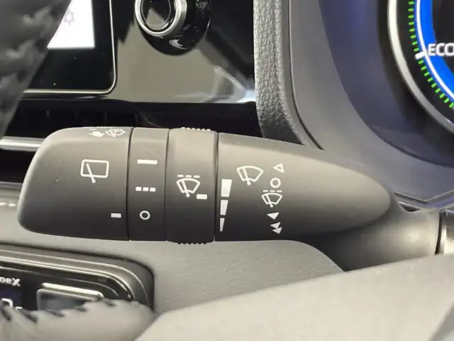トヨタ ノア ハイブリッド S－Z 栃木県 2024(令6)年 0.9万km ホワイトパールクリスタルシャイン 純正ナビ/(フルセグＴＶ・Bluetooth・CD・DVD・USB・HDMI)/全方位カメラ/バックカメラ/トヨタセーフティセンス/ ・プリクラッシュセーフティ/ ・レーンキープアシスト/ ・オートクルーズコントロール/ ・オートハイビーム/前後コーナーセンサー/快適利便パッケージhigh/ ・オットマン/ ・電動リアゲート/ ・ハンズフリーパワースライドドア/ ・前席・2列目席シートヒーター/ ・ナノイーXエアコン/前後ドライブレコーダー/ヘッドアップディスプレイ/ブラインドスポットモニター/LEDヘッドライト/オートライト/純正アルミホイール/社外フロアマット/スマートキー/スペアキー1本