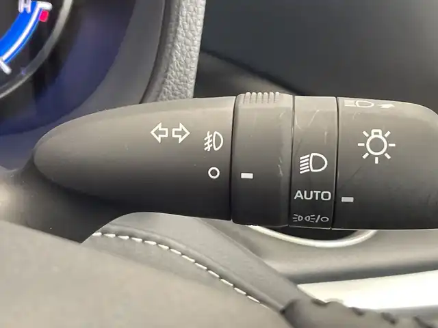 トヨタ ノア ハイブリッド S－Z 栃木県 2024(令6)年 0.9万km ホワイトパールクリスタルシャイン 純正ナビ/(フルセグＴＶ・Bluetooth・CD・DVD・USB・HDMI)/全方位カメラ/バックカメラ/トヨタセーフティセンス/ ・プリクラッシュセーフティ/ ・レーンキープアシスト/ ・オートクルーズコントロール/ ・オートハイビーム/前後コーナーセンサー/快適利便パッケージhigh/ ・オットマン/ ・電動リアゲート/ ・ハンズフリーパワースライドドア/ ・前席・2列目席シートヒーター/ ・ナノイーXエアコン/前後ドライブレコーダー/ヘッドアップディスプレイ/ブラインドスポットモニター/LEDヘッドライト/オートライト/純正アルミホイール/社外フロアマット/スマートキー/スペアキー1本