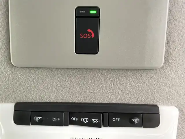 日産 キックス X 千葉県 2020(令2)年 1.7万km ブリリアントシルバー 純正9型ナビ/AM＆FM＆Bluetooth＆フルセグTV＆CD＆DVD/プロパイロット/エマージェンシーブレーキ/ふらつき防止/ハンドル支援/アラウンドビューモニター/インテリジェントルームミラー/Driveモード/ルーフレール/電動格納サイドミラー/ビルトインETC/LEDヘッドライト/フォグランプ/ISOFIX/純正フロアマット/純正ドアバイザー/USBポート/12Vシガーソケット/電動パーキングブレーキ/オートホールド/アイドリングストップ/ウィンカーミラー/プッシュスタート