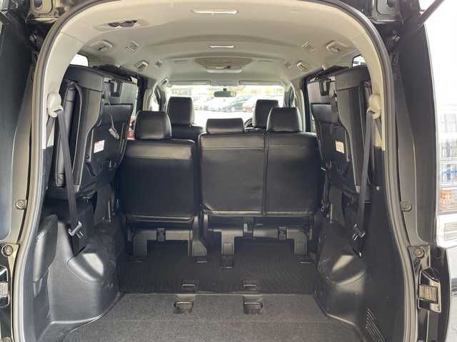 トヨタ ヴォクシー ZS 煌 愛知県 2015(平27)年 7.1万km ブラック 純正9型ナビ/フリップダウンモニター/両側パワースライドドア/バックカメラ/純正アルミホイール/LEDヘッドライト/オートライト/ETC/フルセグ/CD DVD/Bluetooth/ステアリングスイッチ/スマートキー/プッシュスタート