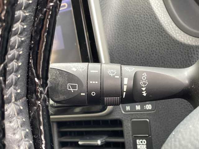 トヨタ ヴォクシー ZS 煌 愛知県 2015(平27)年 7.1万km ブラック 純正9型ナビ/フリップダウンモニター/両側パワースライドドア/バックカメラ/純正アルミホイール/LEDヘッドライト/オートライト/ETC/フルセグ/CD DVD/Bluetooth/ステアリングスイッチ/スマートキー/プッシュスタート