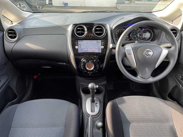 日産 ノート X DIG－S 福島県 2015(平27)年 3.9万km ブリリアントホワイトパール 純正メモリーナビ/CD/DVD/SD/BT/USB/フルセグTV/純正14インチAW(ホイール＋冬タイヤ積込)/純正ドライブレコーダー/衝突被害軽減システム/自動防眩ルームミラー/アラウンドビューモニター/クリアランスソナー/アイドリングストップ/プッシュスタート/オートライト/LEDヘッドライト/ドアバイザー/フロアマット/ETC