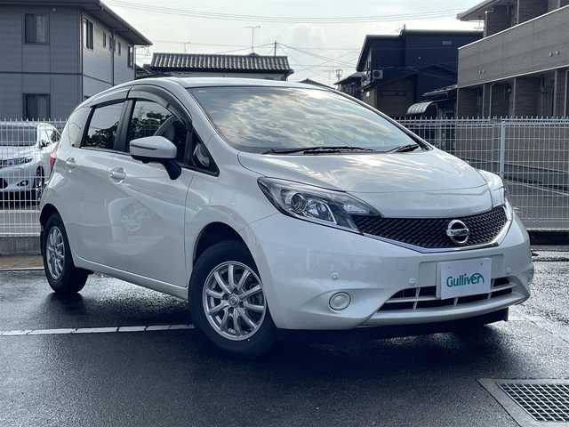 日産 ノート X DIG－S 福島県 2015(平27)年 3.9万km ブリリアントホワイトパール 純正メモリーナビ/CD/DVD/SD/BT/USB/フルセグTV/純正14インチAW(ホイール＋冬タイヤ積込)/純正ドライブレコーダー/衝突被害軽減システム/自動防眩ルームミラー/アラウンドビューモニター/クリアランスソナー/アイドリングストップ/プッシュスタート/オートライト/LEDヘッドライト/ドアバイザー/フロアマット/ETC