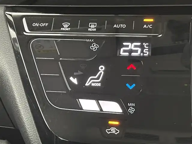 日産 ルークス HWS X プロパイロットED 群馬県 2020(令2)年 2.2万km スパークリングレッド/ブラック 純正９インチナビ　アラウンドビューモニター　両側パワースライドドア　ＬＥＤ　ＡＨＢ　ベンチシート　純正１４インチＡＷ　ステアリングリモコン　電子パーキング　ＡＶＨ　ステアリングリモコン　ＥＴＣ　禁煙車