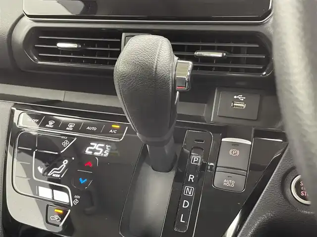 日産 ルークス HWS X プロパイロットED 群馬県 2020(令2)年 2.2万km スパークリングレッド/ブラック 純正９インチナビ　アラウンドビューモニター　両側パワースライドドア　ＬＥＤ　ＡＨＢ　ベンチシート　純正１４インチＡＷ　ステアリングリモコン　電子パーキング　ＡＶＨ　ステアリングリモコン　ＥＴＣ　禁煙車
