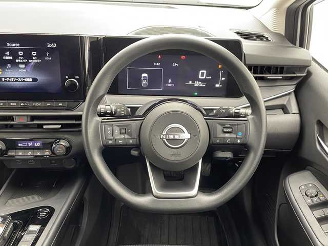 日産 ノート X 千葉県 2023(令5)年 1.9万km ピュアホワイトパール 車線逸脱警報/衝突軽減ブレーキ/レーダークルーズコントロール/クリアランスソナー/標識認識機能/純正メモリナビBluetooth フルセグTV HDMI/全方位カメラ/ETC2.0/ワイヤレス充電/純正ドライブレコーダー前方/LEDヘッドライト/プッシュスタート/スマートキー