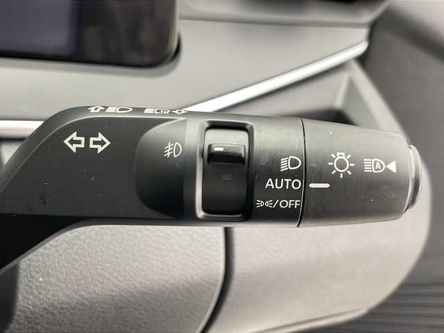 日産 ノート X 千葉県 2023(令5)年 1.9万km ピュアホワイトパール 車線逸脱警報/衝突軽減ブレーキ/レーダークルーズコントロール/クリアランスソナー/標識認識機能/純正メモリナビBluetooth フルセグTV HDMI/全方位カメラ/ETC2.0/ワイヤレス充電/純正ドライブレコーダー前方/LEDヘッドライト/プッシュスタート/スマートキー