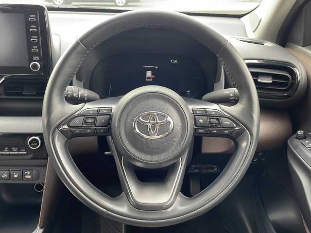 トヨタ ヤリスクロス ハイブリッド Z 岩手県 2021(令3)年 2.6万km ホワイトパールクリスタルシャイン トヨタセーフティセンス/純正ナビ/AM/FM/CD/DVD/Bluetooth/フルセグTV/全方位カメラ/ハーフレザーシート/前席シートヒーター/ステアリングヒーター/ビルトインETC/パワーバックドア/コーナーセンサー/前後ドライブレコーダー/オートライト/LEDヘッドライト/スマートキー/プッシュスタート/電動格納ミラー/純正18インチAW/純正フロアマット/ドアバイザー