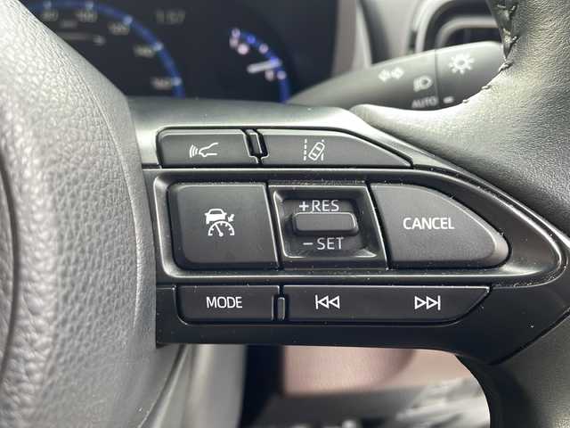 トヨタ ヤリスクロス ハイブリッド Z 岩手県 2021(令3)年 2.6万km ホワイトパールクリスタルシャイン トヨタセーフティセンス/純正ナビ/AM/FM/CD/DVD/Bluetooth/フルセグTV/全方位カメラ/ハーフレザーシート/前席シートヒーター/ステアリングヒーター/ビルトインETC/パワーバックドア/コーナーセンサー/前後ドライブレコーダー/オートライト/LEDヘッドライト/スマートキー/プッシュスタート/電動格納ミラー/純正18インチAW/純正フロアマット/ドアバイザー