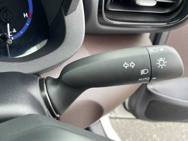 トヨタ ヤリスクロス ハイブリッド Z 岩手県 2021(令3)年 2.6万km ホワイトパールクリスタルシャイン トヨタセーフティセンス/純正ナビ/AM/FM/CD/DVD/Bluetooth/フルセグTV/全方位カメラ/ハーフレザーシート/前席シートヒーター/ステアリングヒーター/ビルトインETC/パワーバックドア/コーナーセンサー/前後ドライブレコーダー/オートライト/LEDヘッドライト/スマートキー/プッシュスタート/電動格納ミラー/純正18インチAW/純正フロアマット/ドアバイザー