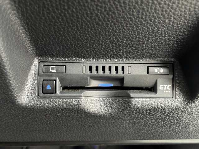 トヨタ ヤリスクロス ハイブリッド Z 岩手県 2021(令3)年 2.6万km ホワイトパールクリスタルシャイン トヨタセーフティセンス/純正ナビ/AM/FM/CD/DVD/Bluetooth/フルセグTV/全方位カメラ/ハーフレザーシート/前席シートヒーター/ステアリングヒーター/ビルトインETC/パワーバックドア/コーナーセンサー/前後ドライブレコーダー/オートライト/LEDヘッドライト/スマートキー/プッシュスタート/電動格納ミラー/純正18インチAW/純正フロアマット/ドアバイザー