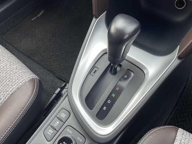 トヨタ ヤリスクロス ハイブリッド Z 岩手県 2021(令3)年 2.6万km ホワイトパールクリスタルシャイン トヨタセーフティセンス/純正ナビ/AM/FM/CD/DVD/Bluetooth/フルセグTV/全方位カメラ/ハーフレザーシート/前席シートヒーター/ステアリングヒーター/ビルトインETC/パワーバックドア/コーナーセンサー/前後ドライブレコーダー/オートライト/LEDヘッドライト/スマートキー/プッシュスタート/電動格納ミラー/純正18インチAW/純正フロアマット/ドアバイザー