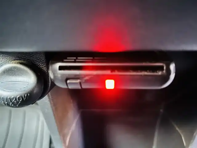 ダイハツ ムーヴ カスタム X SA 岡山県 2014(平26)年 8万km ブラックマイカメタリック (株)IDOMが運営する【じしゃロン岡山店】の自社ローン専用車両です。こちらは現金またはオートローンご利用時の価格です。 自社ローンご希望の方は別途その旨お申し付け下さい/＊社外ナビ/＊ETC/＊ドライブレコーダー/＊プッシュスタート/＊ワンセグテレビ/＊Bluetooth/＊スマートキー