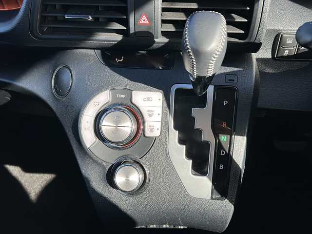 トヨタ シエンタ ハイブリッド ファンベースG 岐阜県 2018(平30)年 3.1万km パール 登録時走行距離31029km/純正SDナビ/フルセグ/バックモニター/モデリスタフルエアロ/シートヒーター/ステアリングヒーター/クルーズコントロール/ドライブレコーダー/ETC/USB/Bluetooth/純正フロアマット/社外ラバーマット