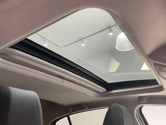 マツダ アクセラ スポーツ XD 宮城県 2014(平26)年 7万km メテオグレーマイカ ターボ/サンルーフ/BOSEサウンドシステム/スマート・ブレーキ・サポート/車間認知支援システム/車線維持警報システムｂ/マツダ・レーダー・クルーズ・コントロール/リアビークルモニタリング/純正ナビ/・Bluetooth/CD/DVD/フルセグTV/・ETC/ヘッドアップディスプレイ/パドルシフト/プッシュスタート/アイドリングストップ/スマートキー/・スペアキー/パワーシート（運転席）/・シートヒーター（運転席/助手席）/オートライト/・フォグランプ/純正アルミホイール/純正フロアマット