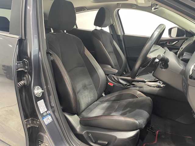 マツダ アクセラ スポーツ XD 宮城県 2014(平26)年 7万km メテオグレーマイカ ターボ/サンルーフ/BOSEサウンドシステム/スマート・ブレーキ・サポート/車間認知支援システム/車線維持警報システムｂ/マツダ・レーダー・クルーズ・コントロール/リアビークルモニタリング/純正ナビ/・Bluetooth/CD/DVD/フルセグTV/・ETC/ヘッドアップディスプレイ/パドルシフト/プッシュスタート/アイドリングストップ/スマートキー/・スペアキー/パワーシート（運転席）/・シートヒーター（運転席/助手席）/オートライト/・フォグランプ/純正アルミホイール/純正フロアマット