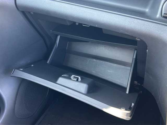 日産 セレナ e－パワー ハイウェイスター V 愛媛県 2019(平31)年 6.2万km ダイヤモンドブラック 純正9インチナビ/Bluetooth/CD/DVD/USB/Blu-ray/アラウンドビューモニター/バックカメラ/プロパイロット/両側パワースライドドア/純正フリップダウンモニター/前席シートヒーター/自動パーキングアシスト/電子パーキング/クルーズコントロール/純正フロアマット/純正15インチAW/コーナーセンサー/オートLEDヘッドライト/フォグランプ/保証書/取扱説明書