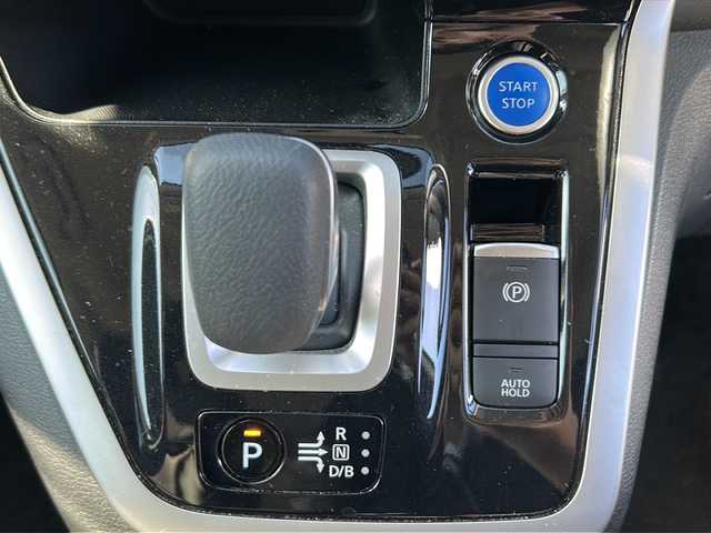 日産 セレナ e－パワー ハイウェイスター V 愛媛県 2019(平31)年 6.2万km ダイヤモンドブラック 純正9インチナビ/Bluetooth/CD/DVD/USB/Blu-ray/アラウンドビューモニター/バックカメラ/プロパイロット/両側パワースライドドア/純正フリップダウンモニター/前席シートヒーター/自動パーキングアシスト/電子パーキング/クルーズコントロール/純正フロアマット/純正15インチAW/コーナーセンサー/オートLEDヘッドライト/フォグランプ/保証書/取扱説明書