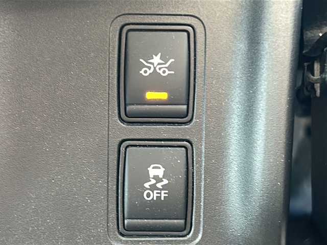 日産 セレナ e－パワー ハイウェイスター V 愛媛県 2019(平31)年 6.2万km ダイヤモンドブラック 純正9インチナビ/Bluetooth/CD/DVD/USB/Blu-ray/アラウンドビューモニター/バックカメラ/プロパイロット/両側パワースライドドア/純正フリップダウンモニター/前席シートヒーター/自動パーキングアシスト/電子パーキング/クルーズコントロール/純正フロアマット/純正15インチAW/コーナーセンサー/オートLEDヘッドライト/フォグランプ/保証書/取扱説明書