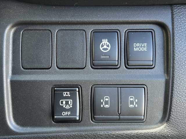 日産 セレナ e－パワー ハイウェイスター V 愛媛県 2019(平31)年 6.2万km ダイヤモンドブラック 純正9インチナビ/Bluetooth/CD/DVD/USB/Blu-ray/アラウンドビューモニター/バックカメラ/プロパイロット/両側パワースライドドア/純正フリップダウンモニター/前席シートヒーター/自動パーキングアシスト/電子パーキング/クルーズコントロール/純正フロアマット/純正15インチAW/コーナーセンサー/オートLEDヘッドライト/フォグランプ/保証書/取扱説明書