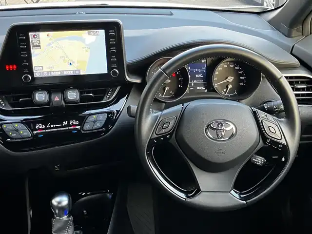 トヨタ Ｃ－ＨＲ G－T モード ネロ セーフティプラス 山口県 2023(令5)年 2.7万km プラチナホワイトパールマイカ 純正ナビ＆全方位モニター/純正LEDオートライト/純正LEDフォグランプ/純正18インチアルミ/スマートキー/エンジンプッシュスタート/フロントシートヒーター/レーダークルーズコントロール/プリクラッシュセーフティ/レーンキープアシスト/ブラインドスポットモニター