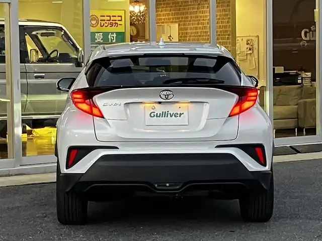 トヨタ Ｃ－ＨＲ G－T モード ネロ セーフティプラス 山口県 2023(令5)年 2.7万km プラチナホワイトパールマイカ 純正ナビ＆全方位モニター/純正LEDオートライト/純正LEDフォグランプ/純正18インチアルミ/スマートキー/エンジンプッシュスタート/フロントシートヒーター/レーダークルーズコントロール/プリクラッシュセーフティ/レーンキープアシスト/ブラインドスポットモニター