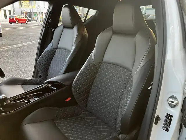 トヨタ Ｃ－ＨＲ G－T モード ネロ セーフティプラス 山口県 2023(令5)年 2.7万km プラチナホワイトパールマイカ 純正ナビ＆全方位モニター/純正LEDオートライト/純正LEDフォグランプ/純正18インチアルミ/スマートキー/エンジンプッシュスタート/フロントシートヒーター/レーダークルーズコントロール/プリクラッシュセーフティ/レーンキープアシスト/ブラインドスポットモニター