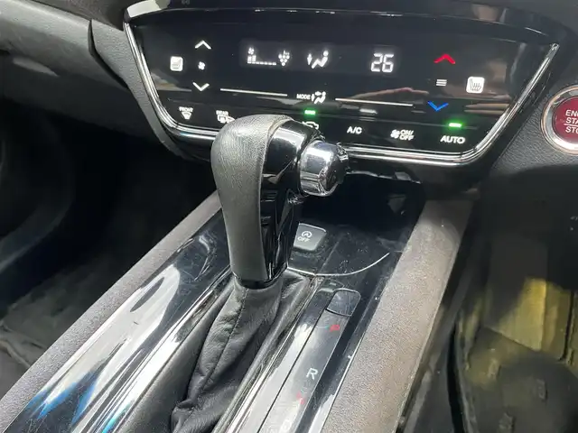 ホンダ ヴェゼル 埼玉県 2017(平29)年 7.8万km クリスタルブラックパール ・純正ディーラーナビ/・バックカメラ　/・クルーズコントロール/・パドルシフト/・ハーフレザー/・純正アルミホイール/・ETC