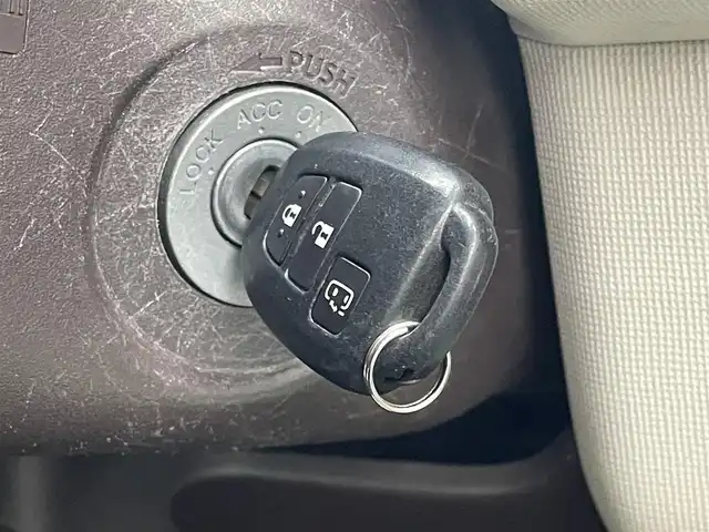 トヨタ スペイド F 宮城県 2014(平26)年 5.7万km シトラスマイカメタリック 4WD/社外ＳＤナビ/（ＦＭ／ＡＭ／ＣＤ／ＤＶＤ／Ｂｌｕｅｔｏｏｔｈ）　/ワンセグテレビ　/片側パワースライドドア　/オート４ＷＤモード　/横滑り防止装置　/フロントワイパーデアイサー　/ライトレベライザー/リモコンキー　/ＥＴＣ　/バックカメラ/ドライブレコーダー（前方）/スタッドレスタイヤスチールホイール付き/（175/65R15）