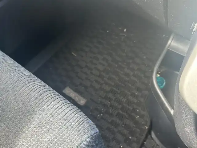 トヨタ ヴォクシー ZS 新潟県 2013(平25)年 17.8万km ブラック メモリナビ/ワンセグテレビ/バックカメラ/ウィンカーミラー/ドアバイザー/プッシュスタート/片側パワースライドドア