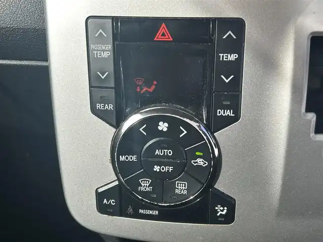 トヨタ ヴォクシー ZS 新潟県 2013(平25)年 17.8万km ブラック メモリナビ/ワンセグテレビ/バックカメラ/ウィンカーミラー/ドアバイザー/プッシュスタート/片側パワースライドドア