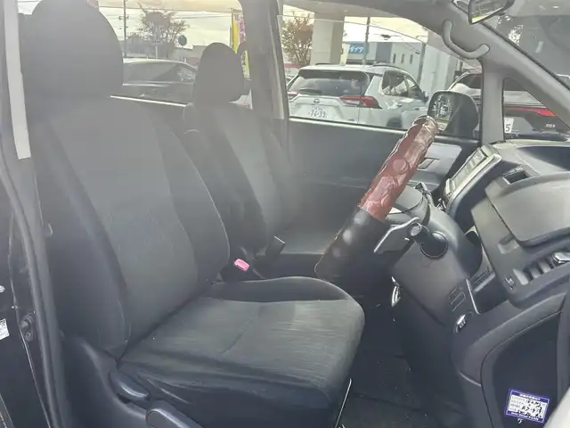 トヨタ ヴォクシー ZS 新潟県 2013(平25)年 17.8万km ブラック メモリナビ/ワンセグテレビ/バックカメラ/ウィンカーミラー/ドアバイザー/プッシュスタート/片側パワースライドドア