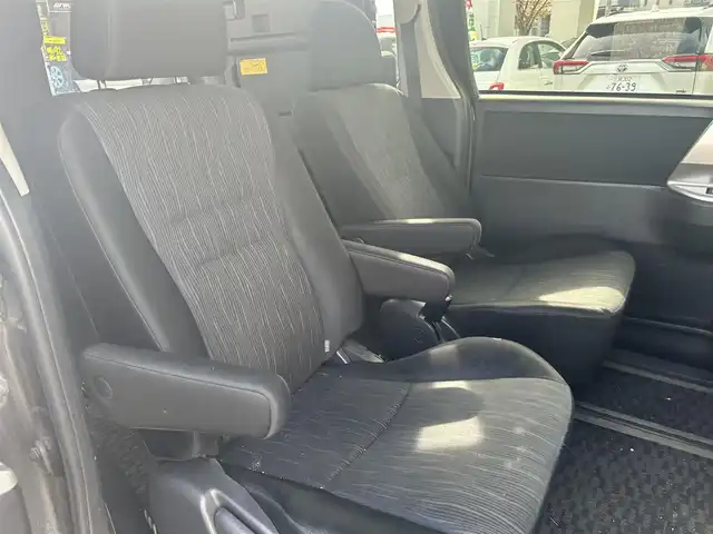 トヨタ ヴォクシー ZS 新潟県 2013(平25)年 17.8万km ブラック メモリナビ/ワンセグテレビ/バックカメラ/ウィンカーミラー/ドアバイザー/プッシュスタート/片側パワースライドドア