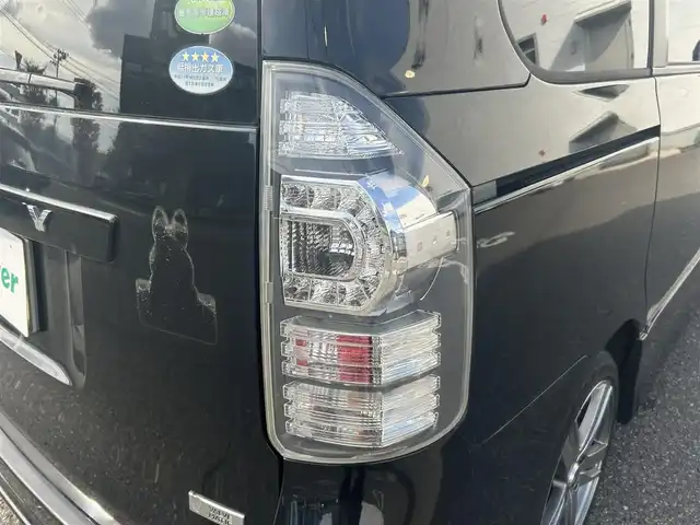 トヨタ ヴォクシー ZS 新潟県 2013(平25)年 17.8万km ブラック メモリナビ/ワンセグテレビ/バックカメラ/ウィンカーミラー/ドアバイザー/プッシュスタート/片側パワースライドドア