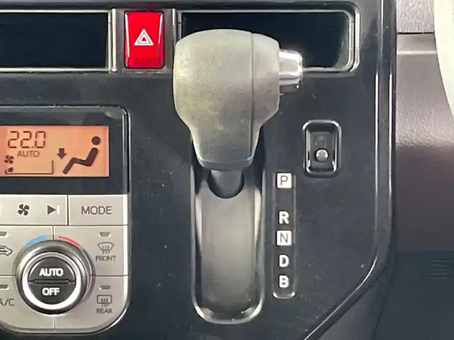 トヨタ ルーミー G－T 千葉県 2017(平29)年 1.9万km ブライトシルバーM 純正メモリナビ/(フルセグTV/BT/CD/FM/AM)/バックカメラ/衝突被害軽減システム/クルーズコントロール/両側パワースライドドア/横滑り防止装置/ビルトインETC/ドライブレコーダー/アイドリングストップ/オートライト/ウィンカーミラー/電動格納ミラー/シートリフター/プッシュスタート/スマートキー/フロアマット/ドアバイザー/スペアキー/取扱説明書/保証書